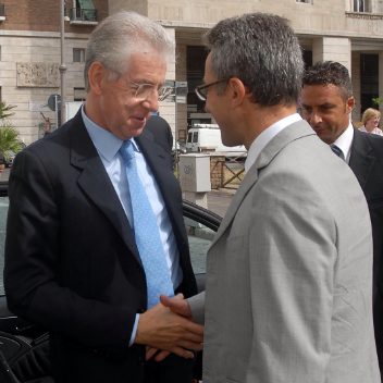 Ezio Lattanzio with Mario Monti – TesiPA Award 2008