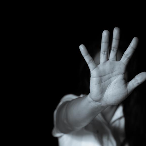 Combattere la violenza di genere, sfide e soluzioni