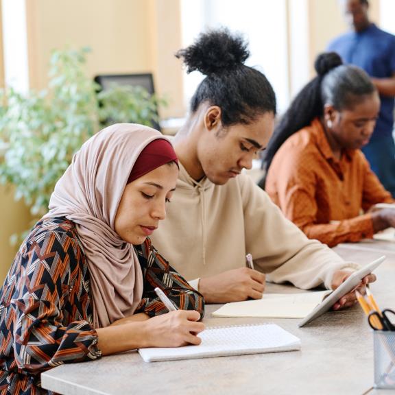 UNHCR releases first report on refugee integration