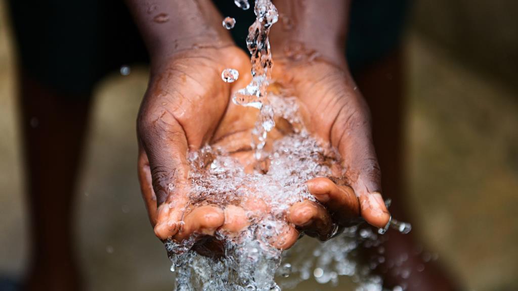 Migliorare l'accesso all'acqua potabile e ai servizi igienico-sanitari nei Caraibi