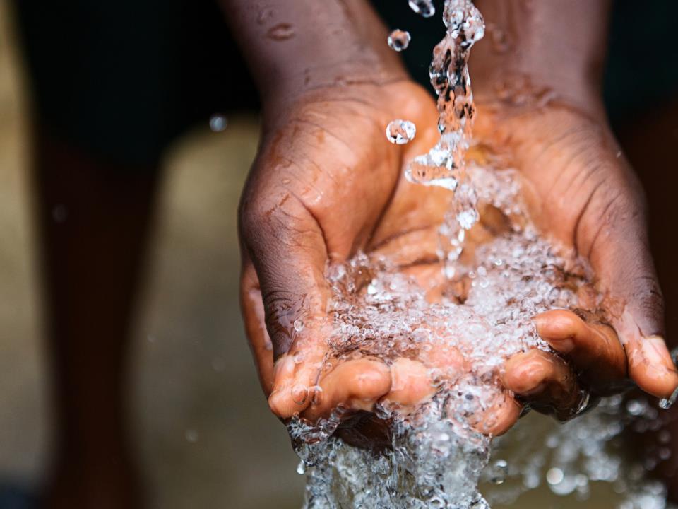 Migliorare l'accesso all'acqua potabile e ai servizi igienico-sanitari nei Caraibi