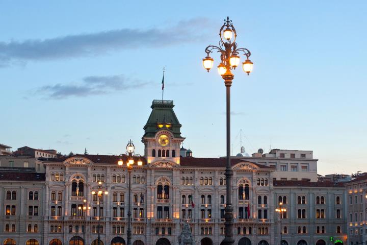 Innovating Regional Employment and Training Policies